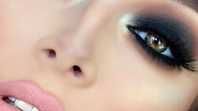 Eyeshadow palettes – drugstores or best-selling brand-name stuff??